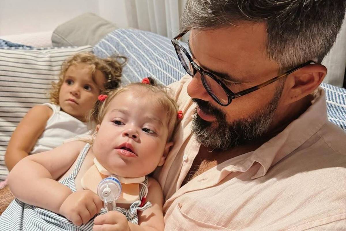 Filha de Juliano Cazarré recebe alta após 3ª internação no ano