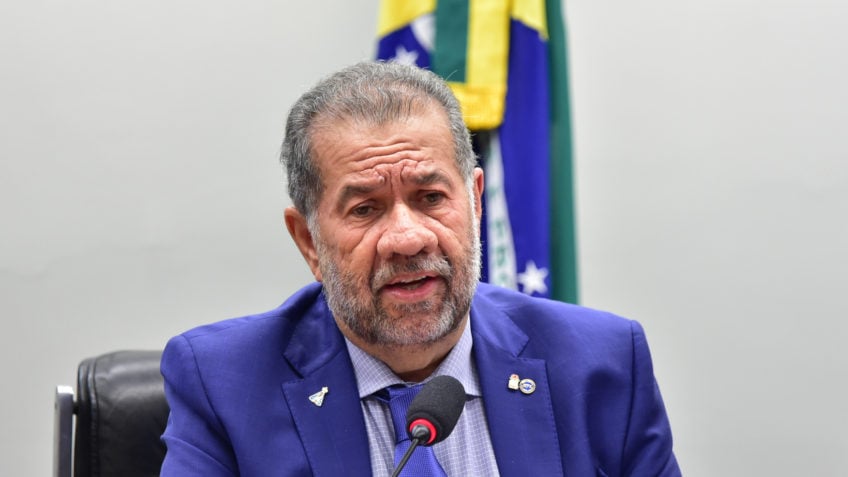 85% dos brasileiros apoiam demissão de Lupi, diz AtlasIntel