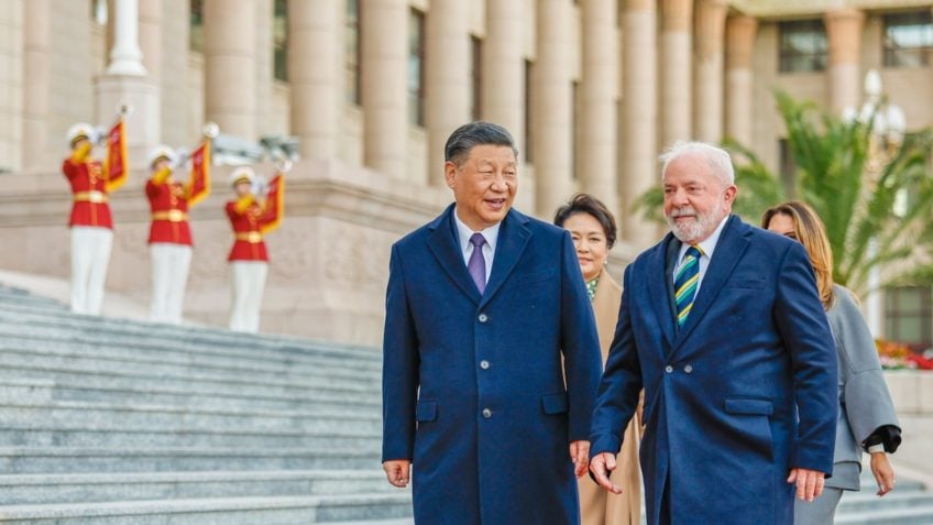 Graças a Deus temos a China como polo tecnológico, diz Lula