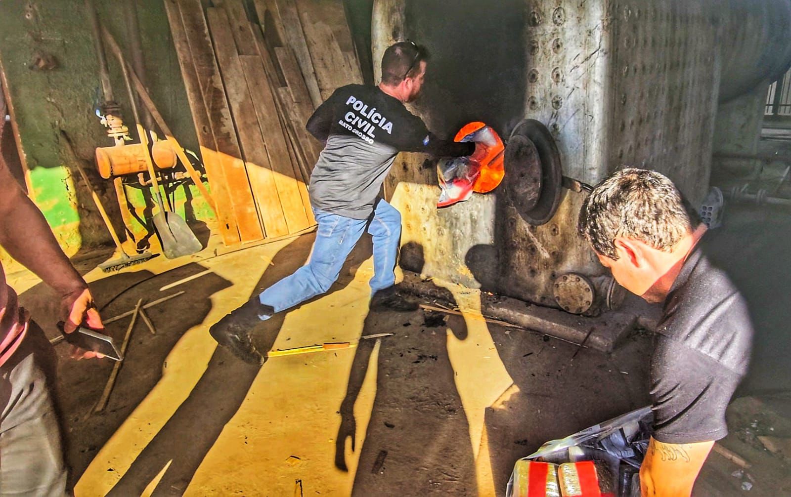 Polícia Civil incinera cerca de 220 kg de drogas apreendidas em Jaciara