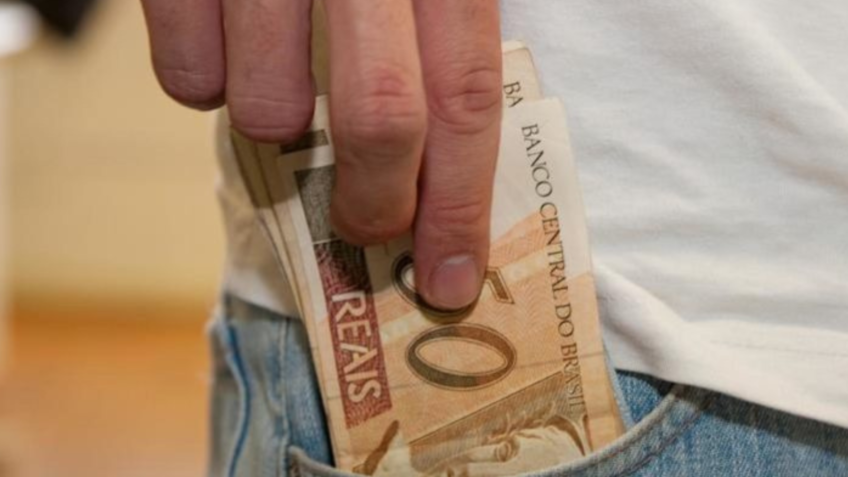 Dinheiro esquecido: brasileiros podem sacar R$ 9,1 bi nos bancos
