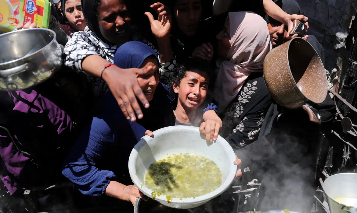 OMS alerta para impacto permanente da fome a toda uma geração em Gaza