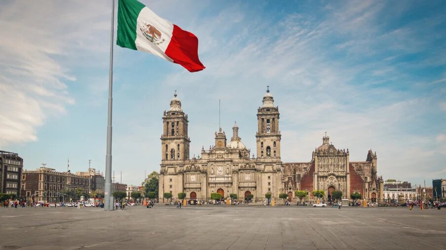 México vai restringir fluxo de gado do sul e descarta fechar fronteira por causa da lagarta