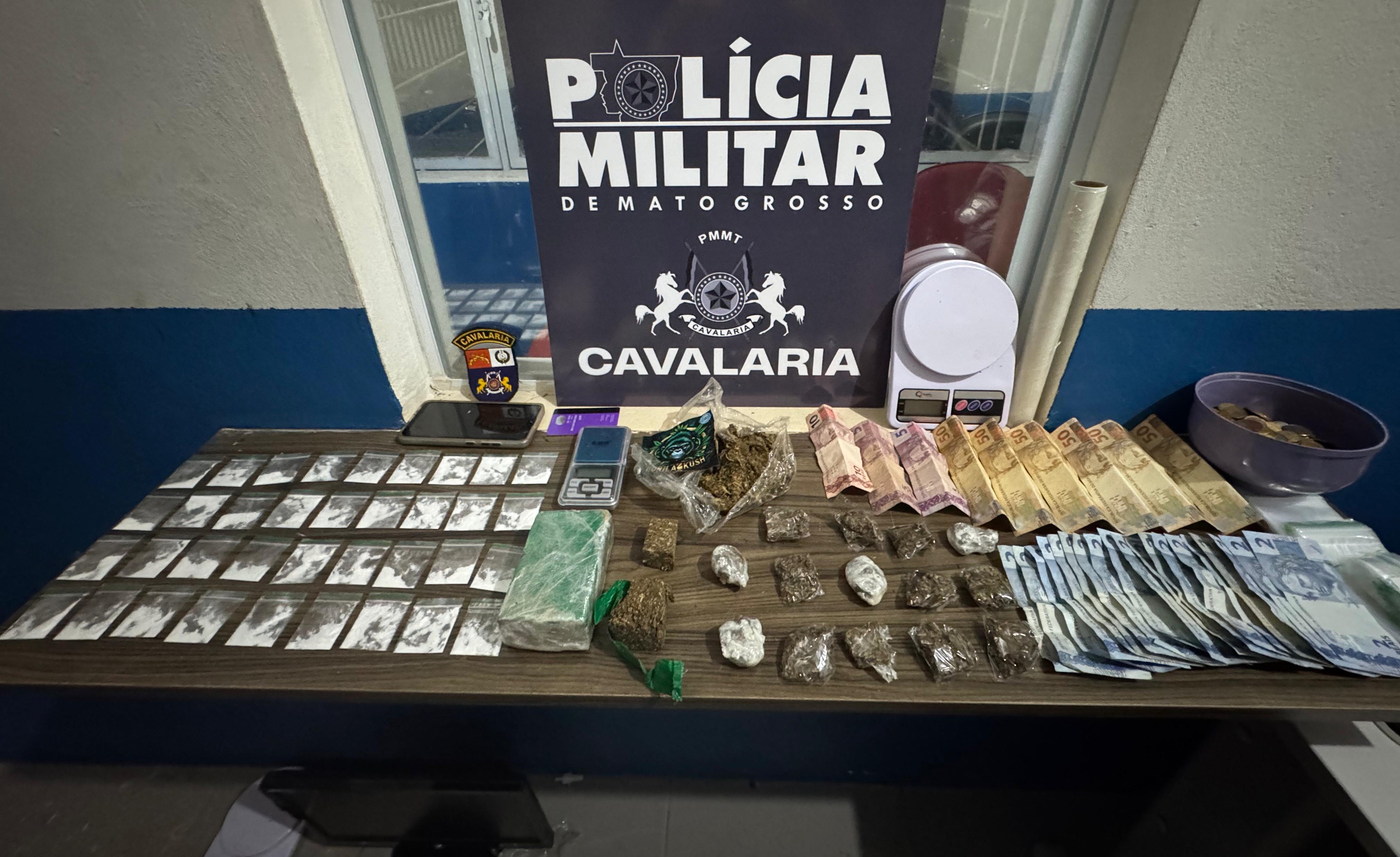 Cavalaria da PM prende nove pessoas em flagrante por tráfico, roubo e abandono de incapaz