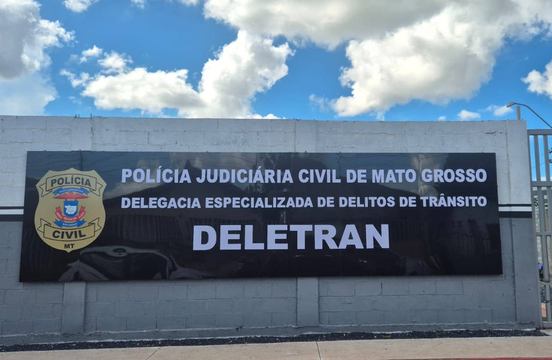 Polícia Civil indicia motorista que destruiu deck em restaurante por dano, tentativa de homicídio e omissão de socorro