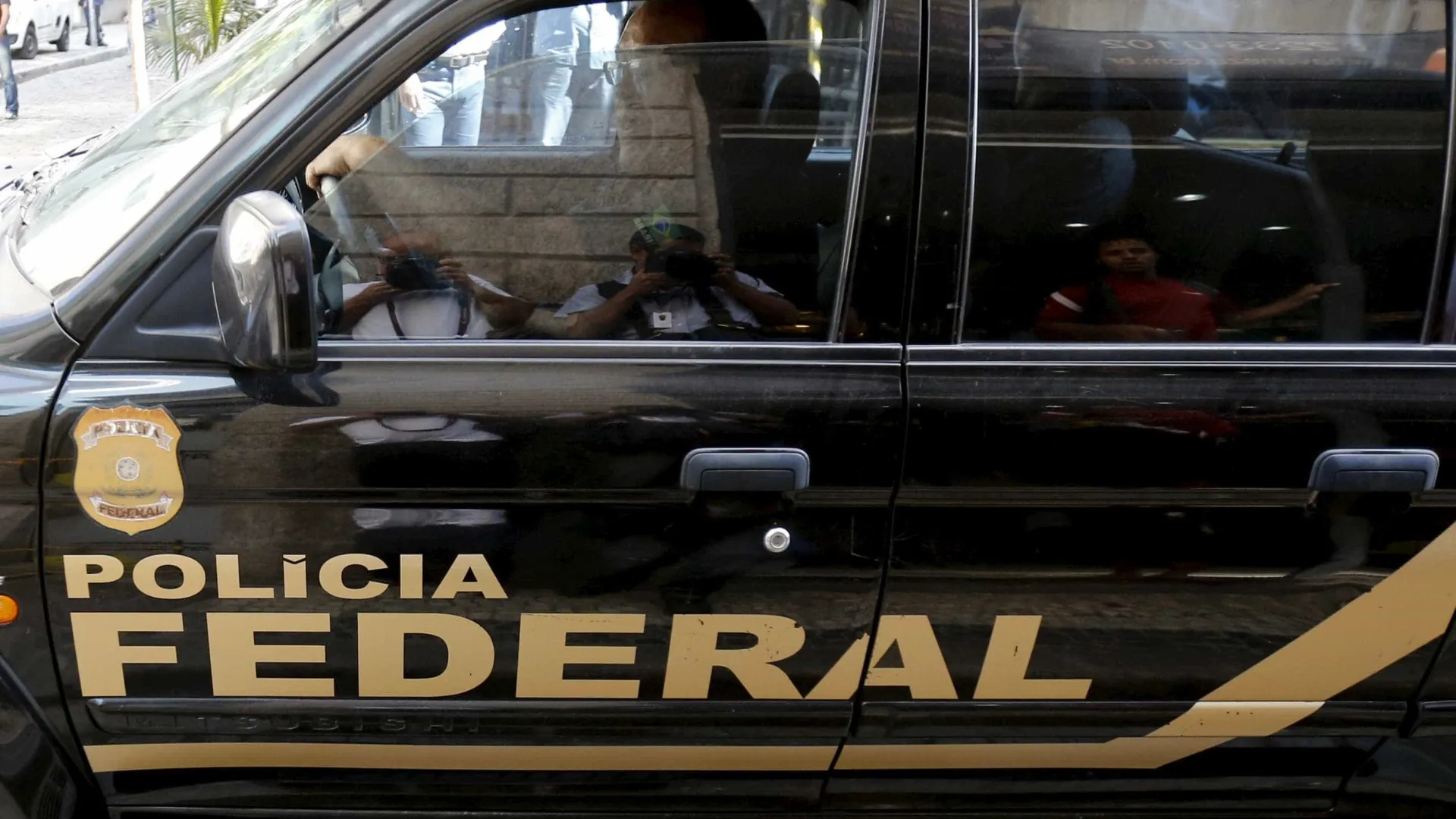 PF faz operação sobre lavagem de propinas de sentenças; STF manda bloquear R$ 30 mi