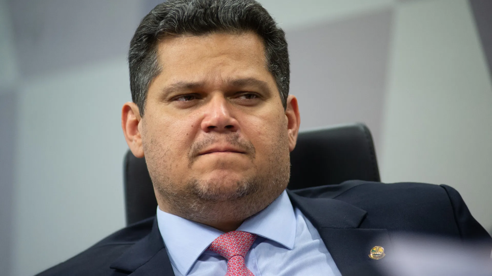 Alternativa à anistia do 8/1 articulada por Alcolumbre esfria no Congresso