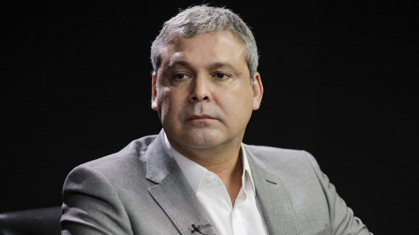 Lindbergh vai depor à PF sobre Eduardo Bolsonaro na 2ª feira
