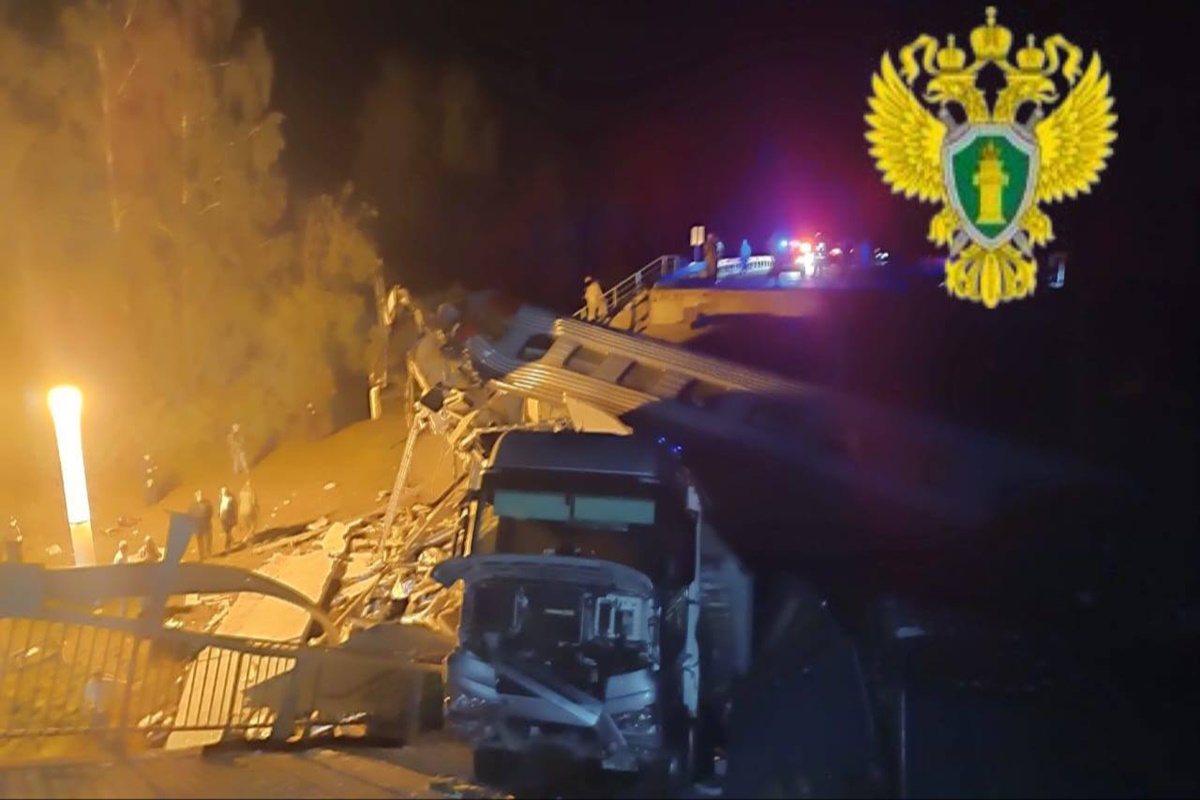 Ponte desaba na Rússia e causa descarrilamento com mortos e feridos