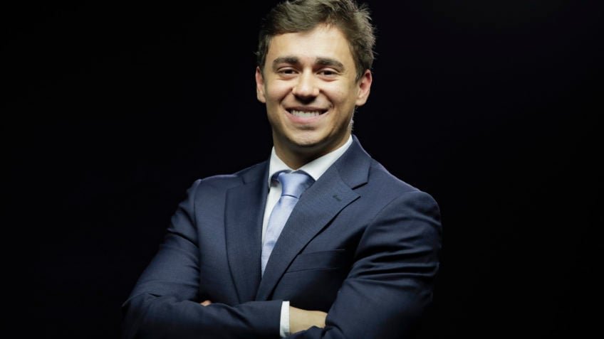 Quem é preso com drogas merece cadeia, diz Nikolas sobre primo