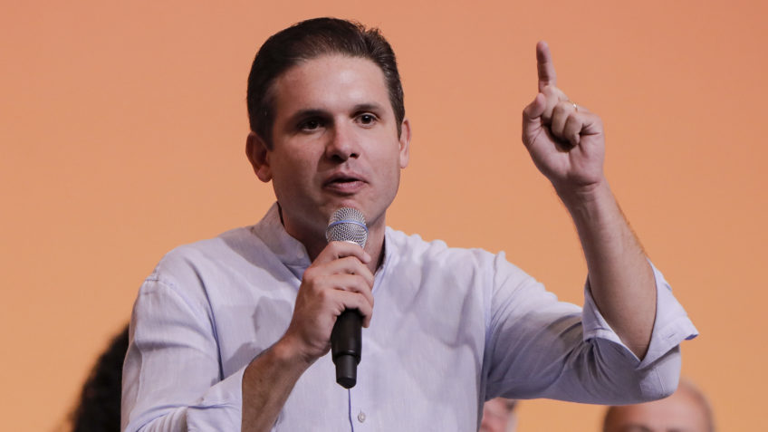 Motta ouve "sem anistia" em congresso do PSB; assista