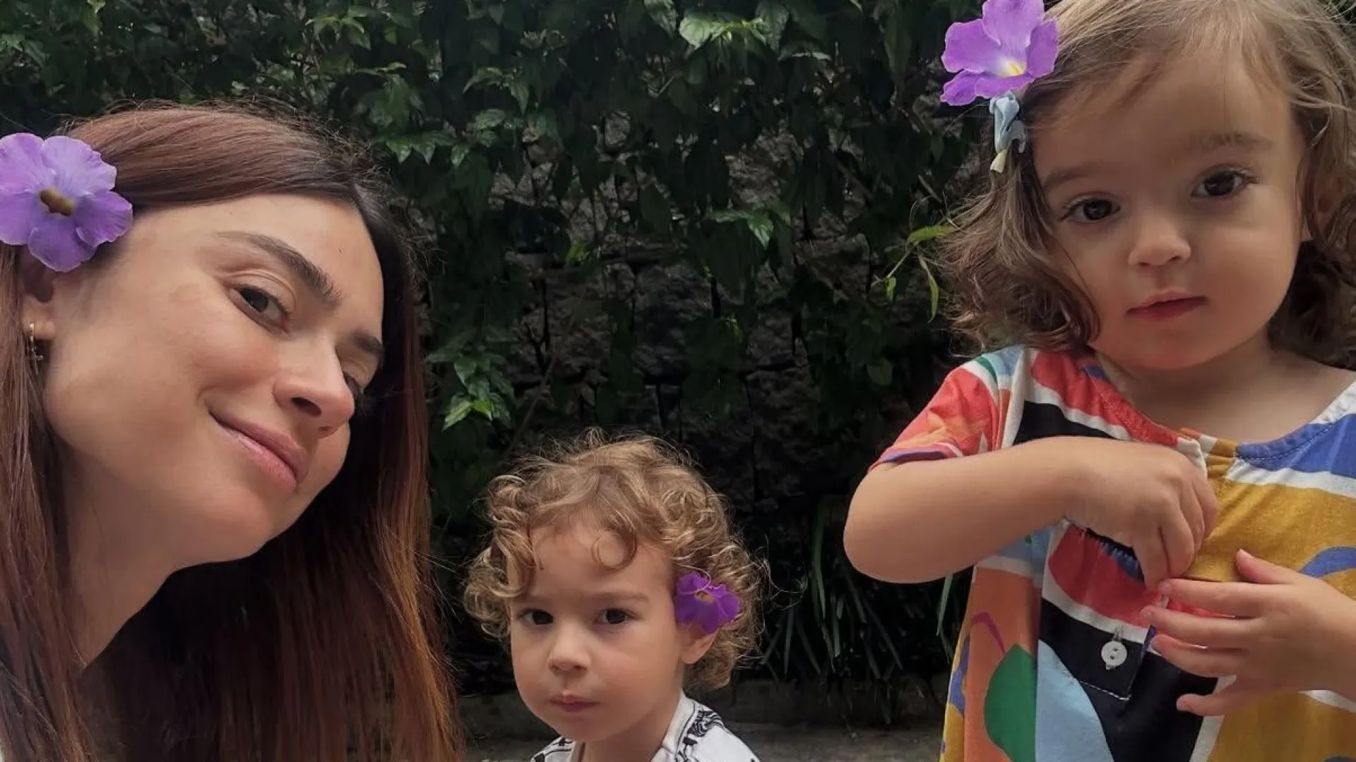 "Meu filho não suporta a irmã", diz Thaila Ayala sobre maternidade