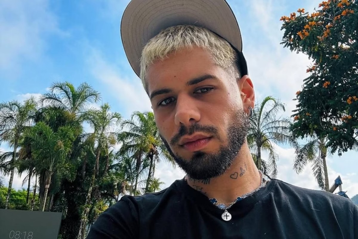 Zé Felipe vai para casa da mãe após término com Virginia