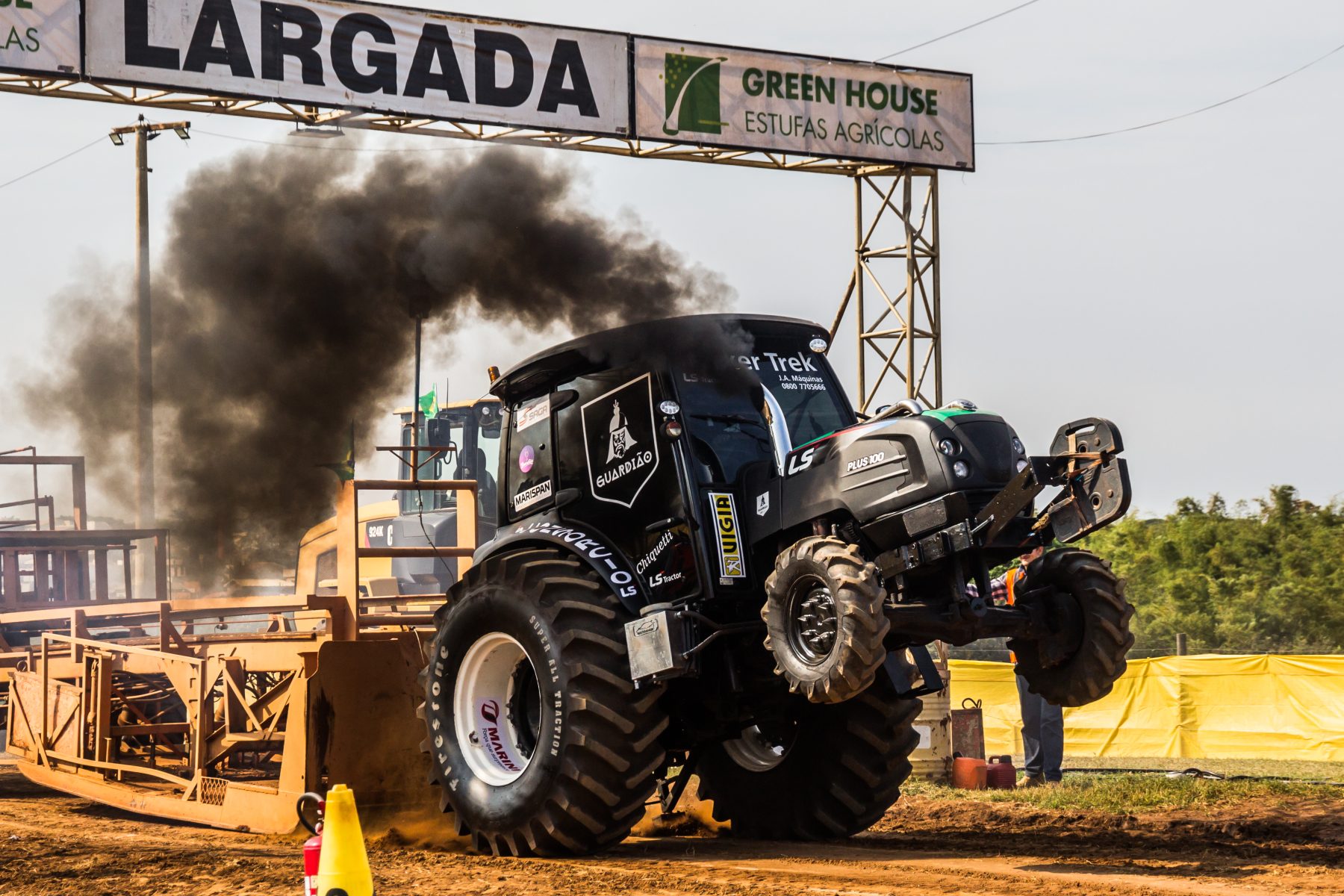 Maior corrida de tratores do país, a Trekker Trek 2025, vai ter supermáquinas na pista