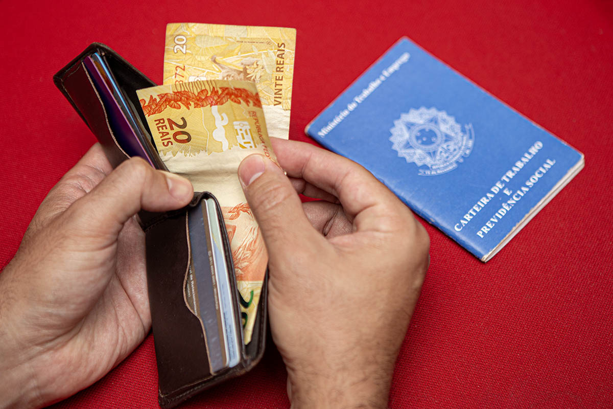 PIS/Pasep: veja quando será pago abono de nascidos em julho e agosto