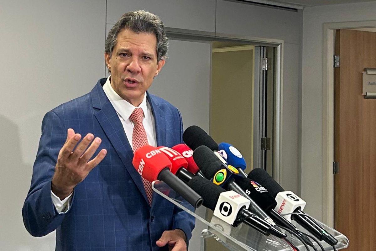 IOF: Haddad diz que fará correção de “desequilíbrios” em impostos