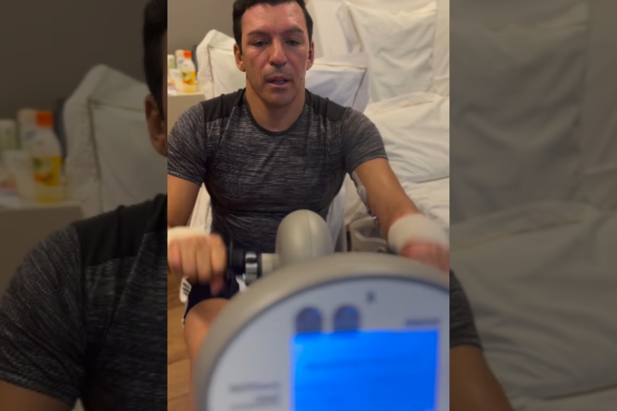 Vídeo: Lúcio faz fisioterapia com bola após ter 18% do corpo queimado
