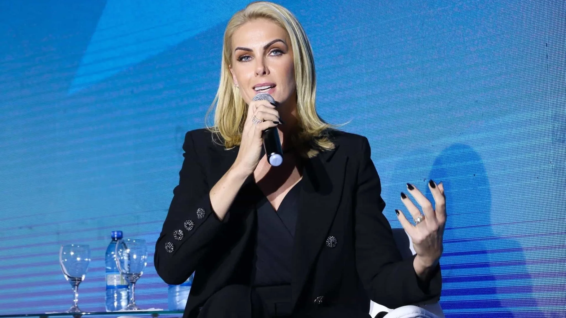 Ana Hickmann tem dívida anulada após laudo comprovar falsificação de assinatura