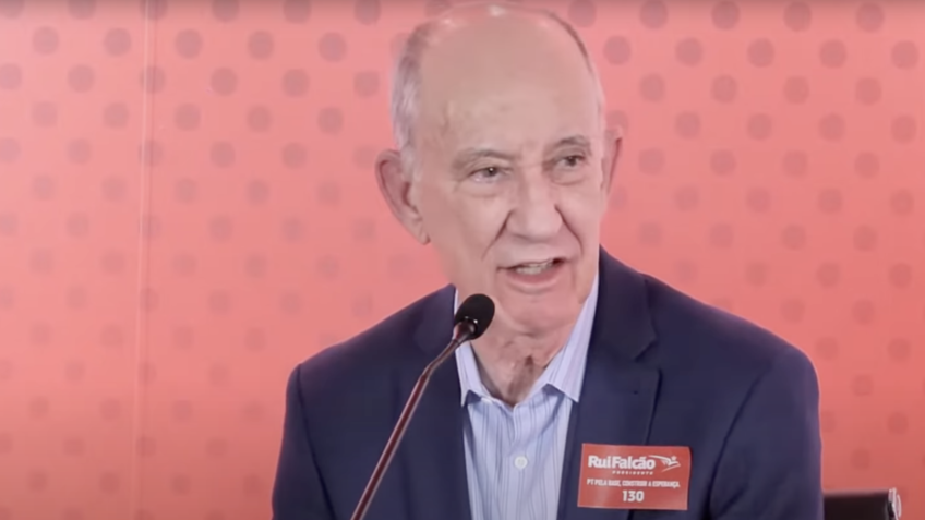 PT tem que ter autonomia para criticar o governo, afirma Rui Falcão