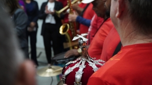 Bandeiras da Festa do Senhor Divino passam pela Câmara de Cuiabá