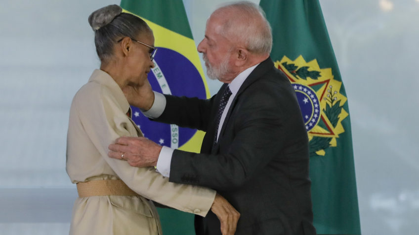Lula anuncia R$ 825 mi para combate ao desmatamento