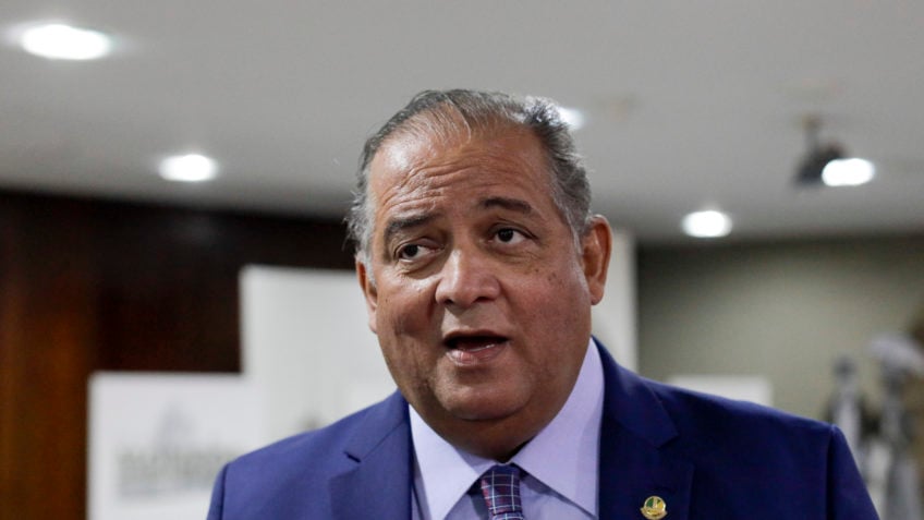 Avanço da IA exige legislação flexível, diz relator