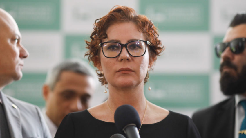 Moraes determina a prisão preventiva de Carla Zambelli