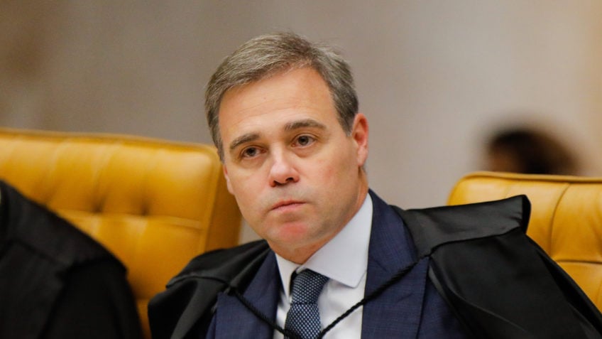 Mendonça levará 2 dias para votar sobre responsabilizar redes