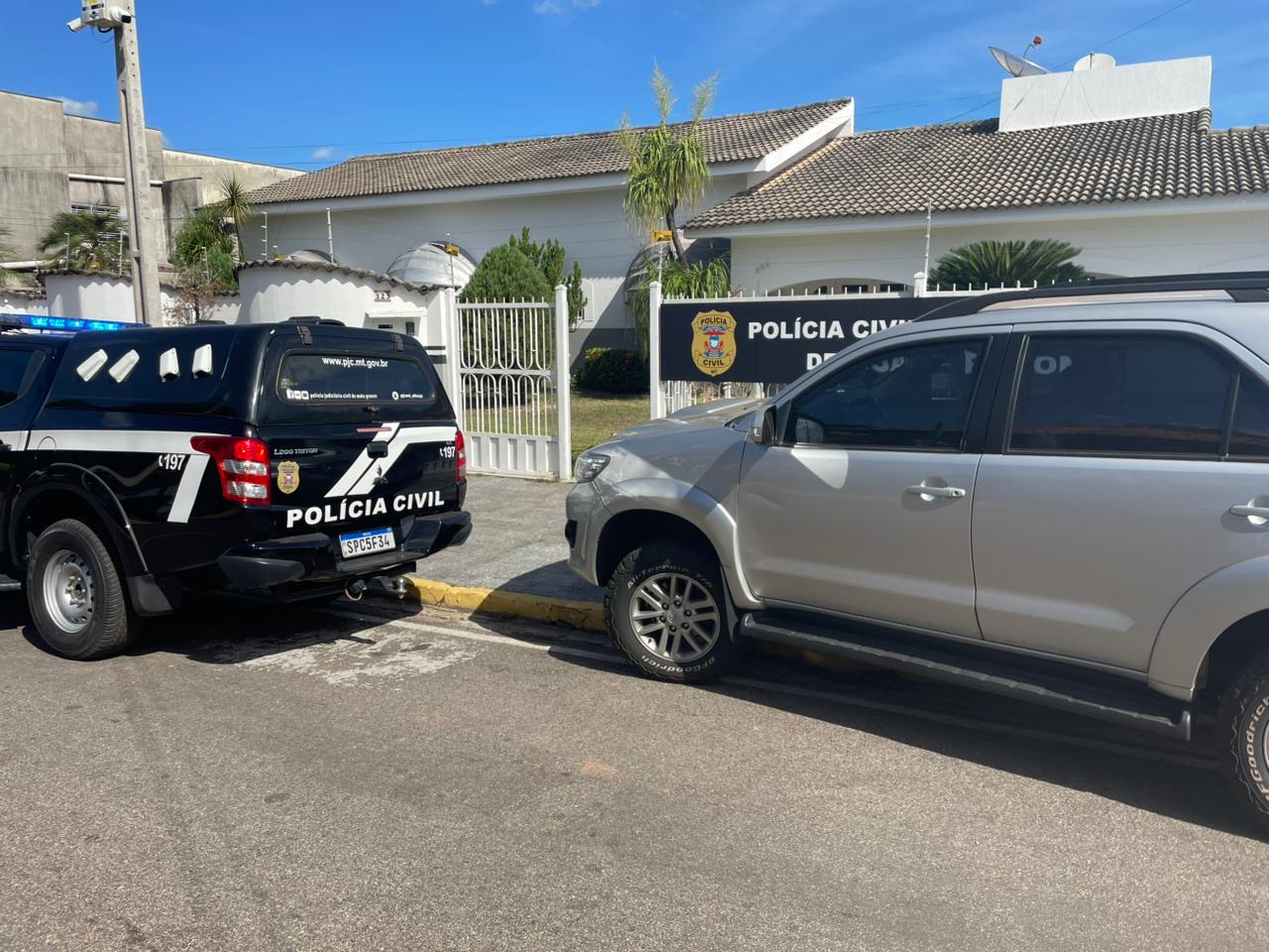 Polícia Civil apreende veículo em investigação de exploração ilegal de madeira em Querência