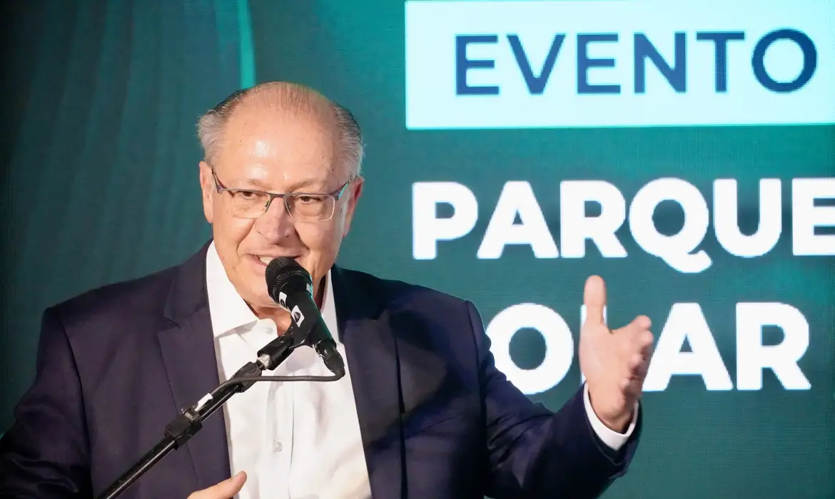 Nova tarifa de Trump sobre o aço vai encarecer produto, diz Alckmin