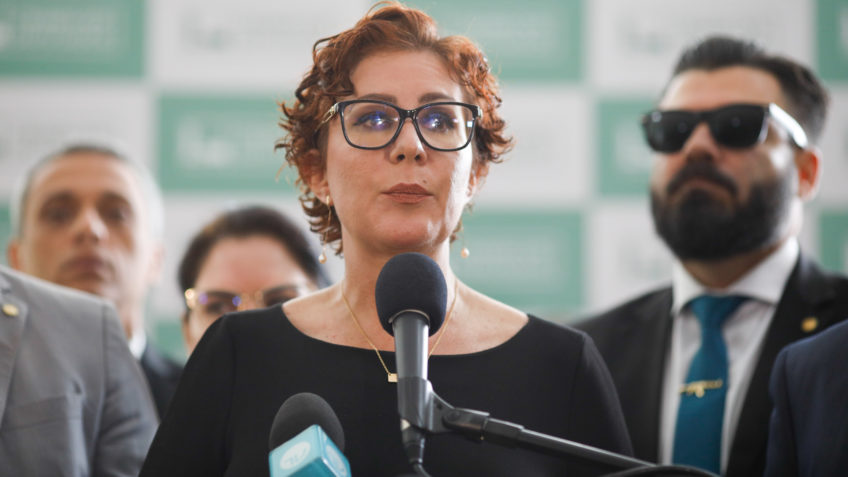 Moraes abre inquérito contra Zambelli por obstrução de Justiça