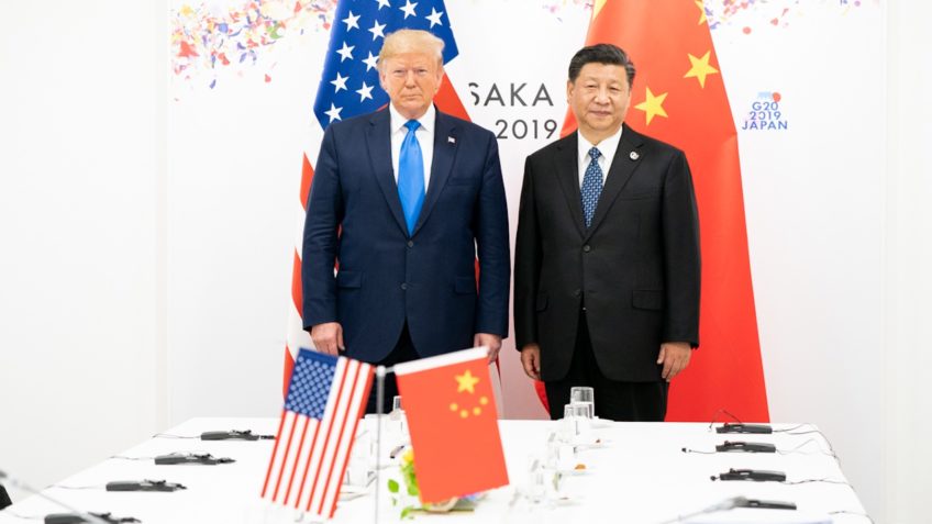 Trump e Xi Jinping conversam por telefone sobre tarifas