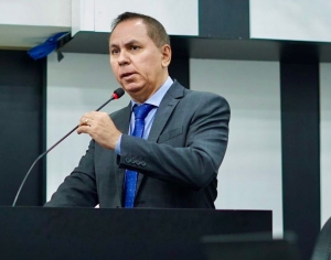 Dilemário quer que prefeitura suspenda descontos consignados via cartões de crédito e auditoria em todas as linhas de emprestimos ofertadas a servidores