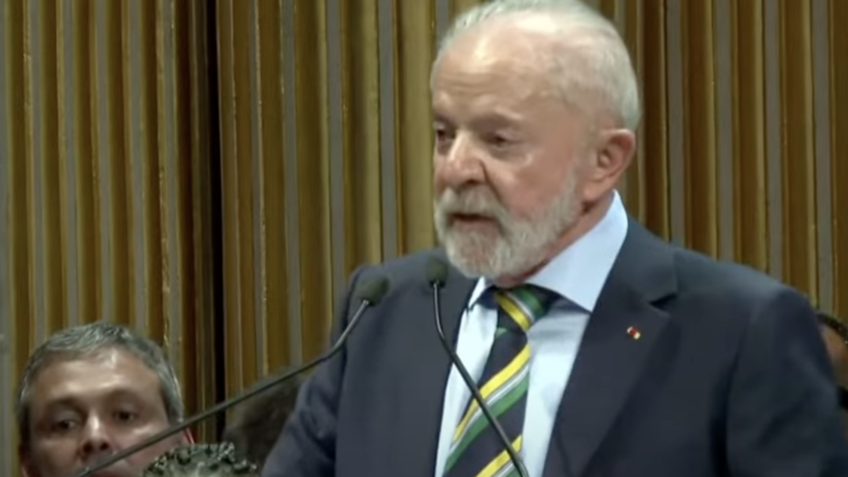 Vou participar do G7 antes que Trump anexe o Canadá, diz Lula