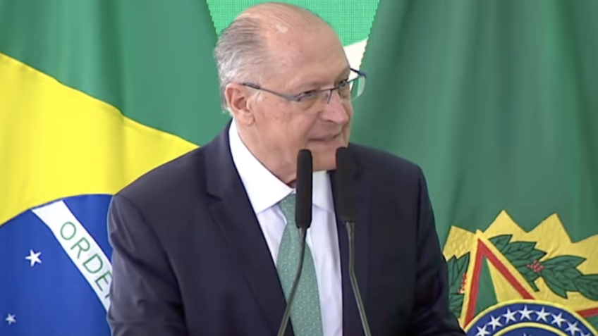 Alckmin sanciona lei para medidas de combate às queimadas