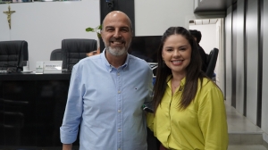 Secretário de Educação apresenta cronograma de entrega de uniformes escolares na Câmara, a convite de Michelly Alencar