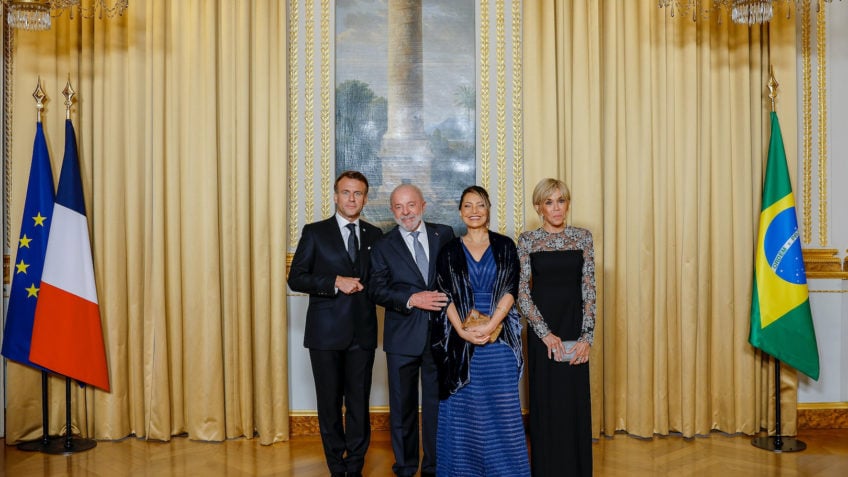 Lula participa de jantar no Palácio do Eliseu em Paris
