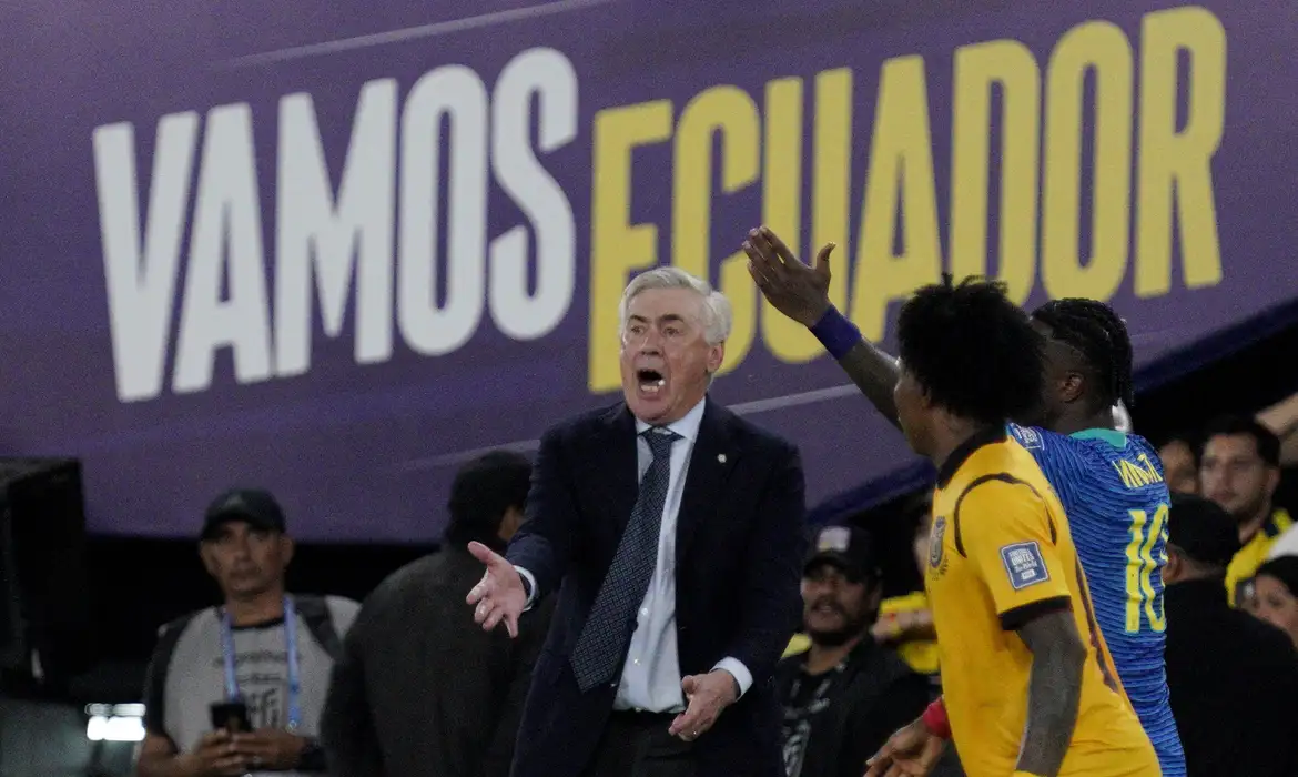 Ancelotti espera que Raphinha melhore ataque do Brasil no próximo jogo