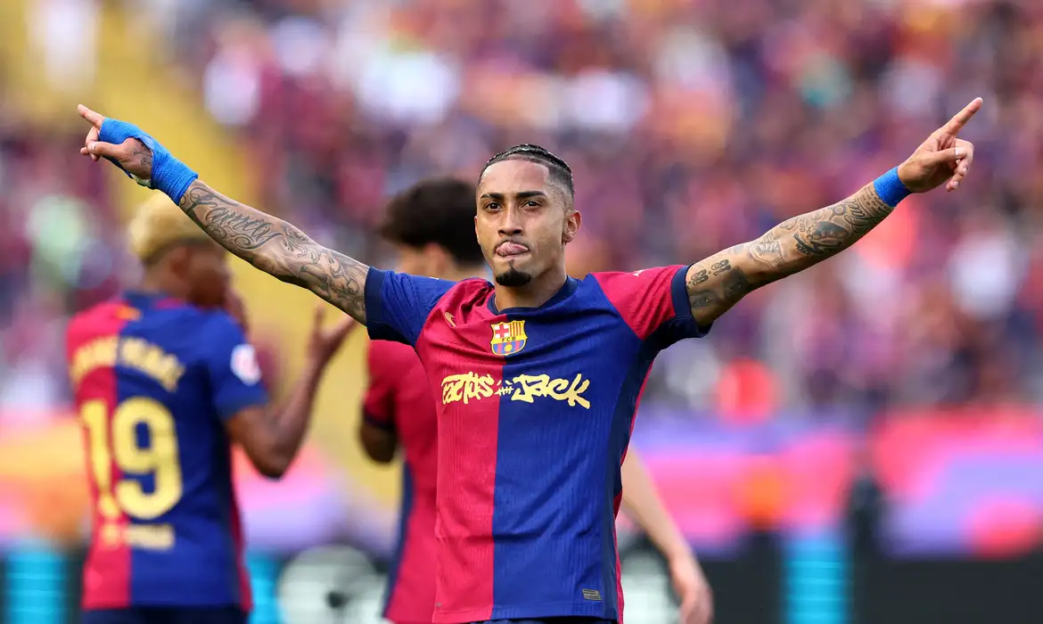 Raphinha, do Barça, é eleito o melhor jogador do Campeonato Espanhol