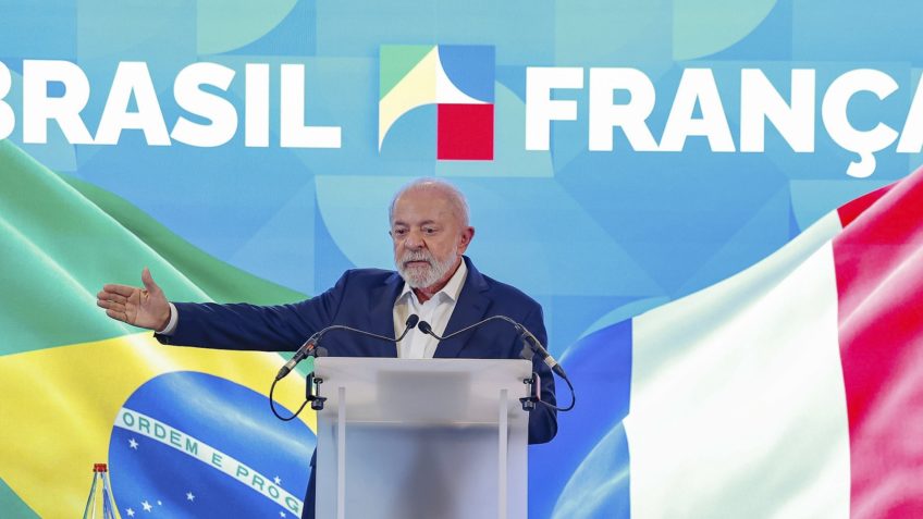 Decisão de vir ao Brasil para os Brics será de Putin, diz Lula