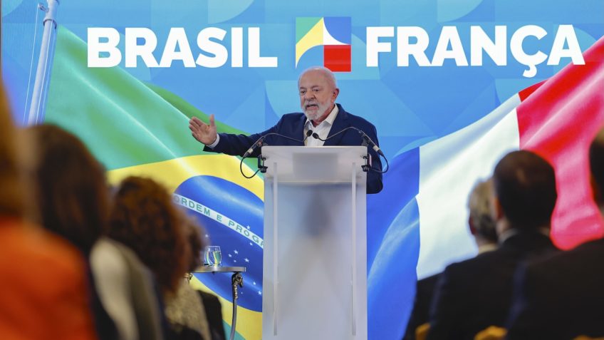 Macron não apresentou proposta, mas uma tese sobre acordo, diz Lula