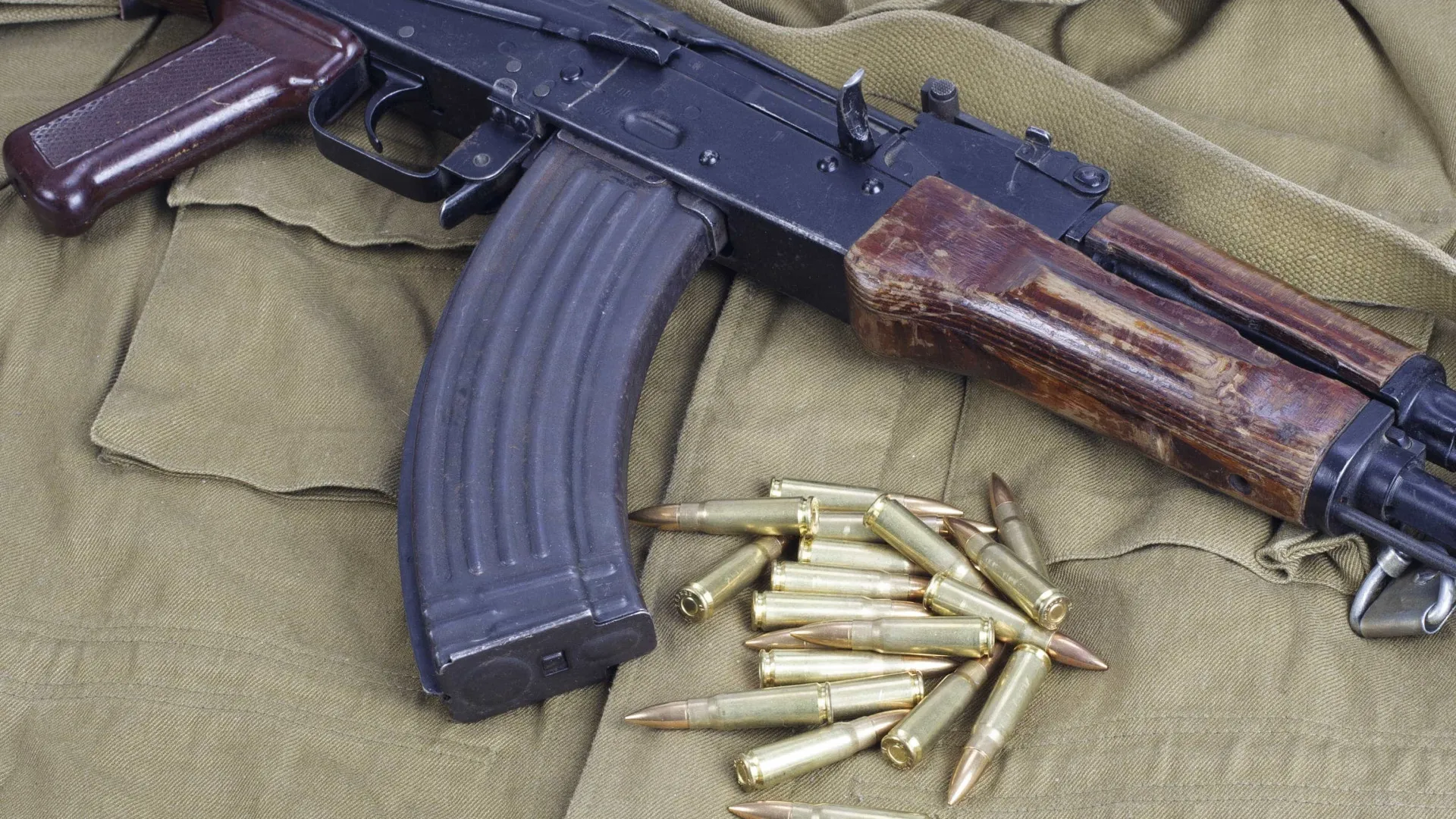 Câmara aumenta pena para posse e porte de arma ilegal como fuzil