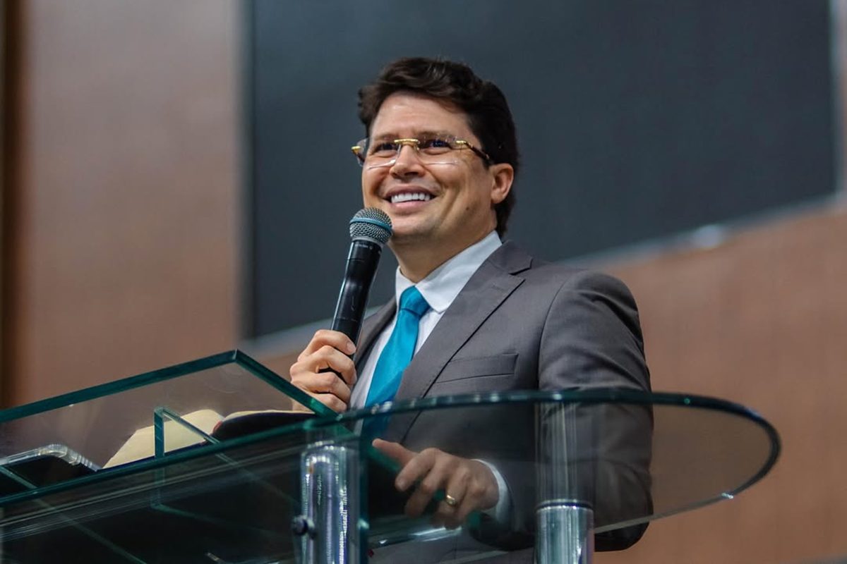 Pastor critica cachê de cantores evangélicos: “Falta de respeito”