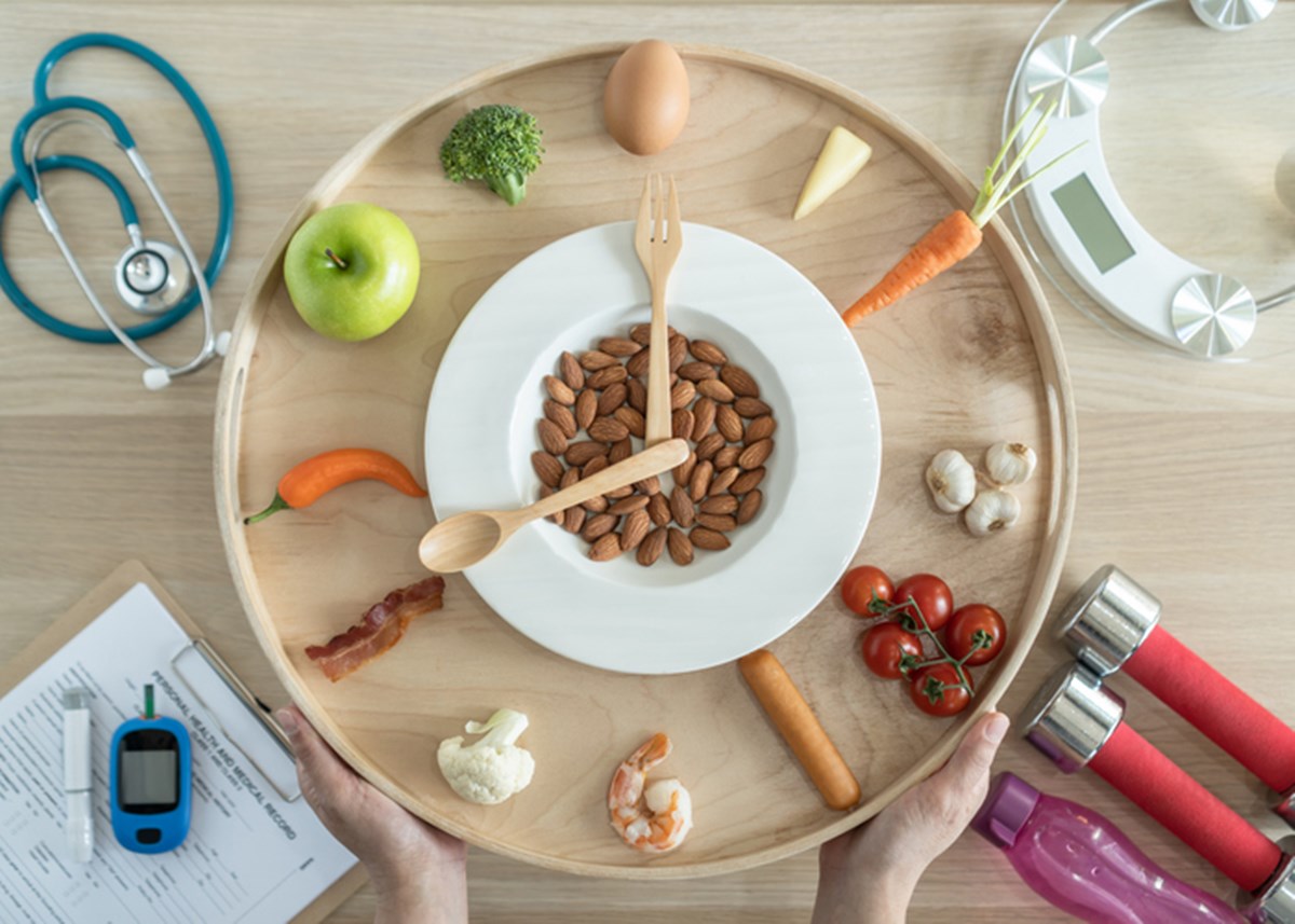 6 mitos e verdades sobre dieta cetogênica e jejum intermitente