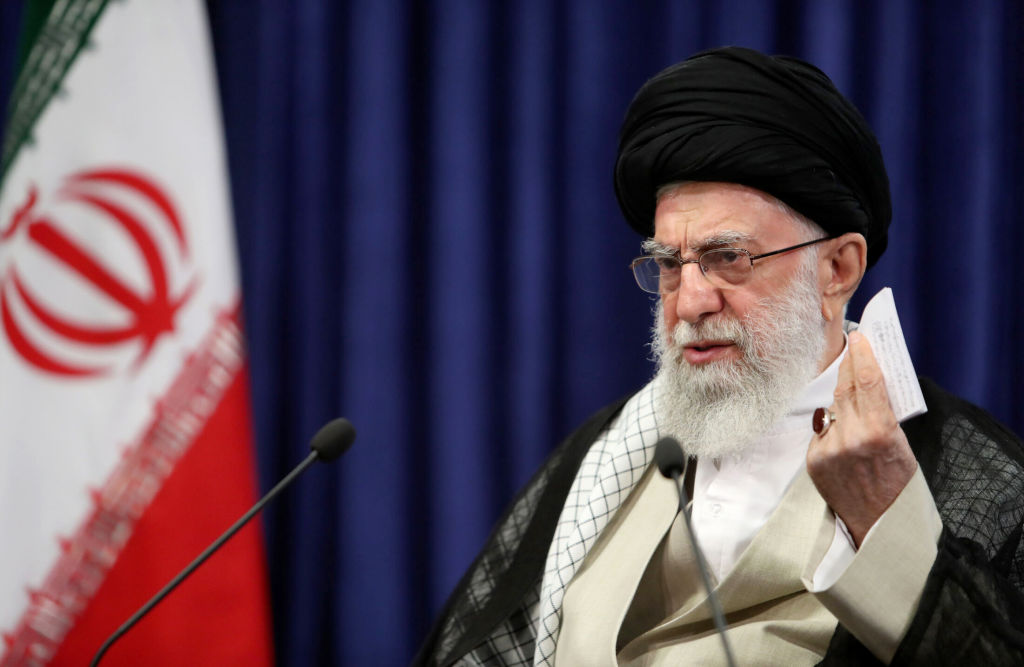 Quem é o aiatolá Ali Khamenei, líder mais poderoso do Irã