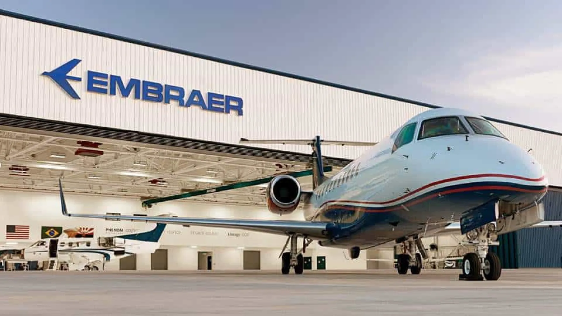 Embraer assina contrato com Holanda para fornecer Sistema de Evacuação Aeromédica -