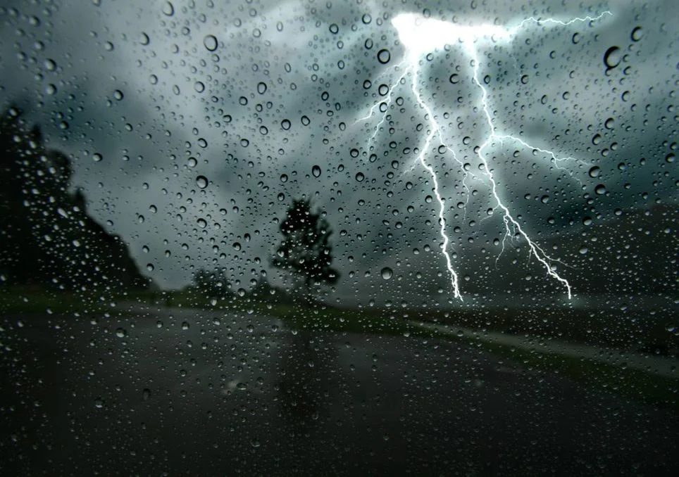 Previsão do tempo traz extremos: pancadas fortes em algumas áreas e clima seco em outras