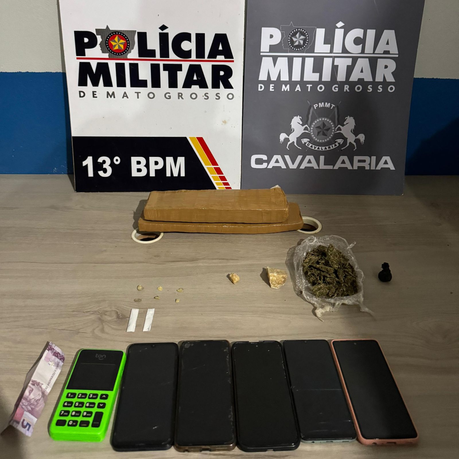 Polícia Militar prende 12 pessoas por tráfico e uso de drogas em bar de Lucas do Rio Verde