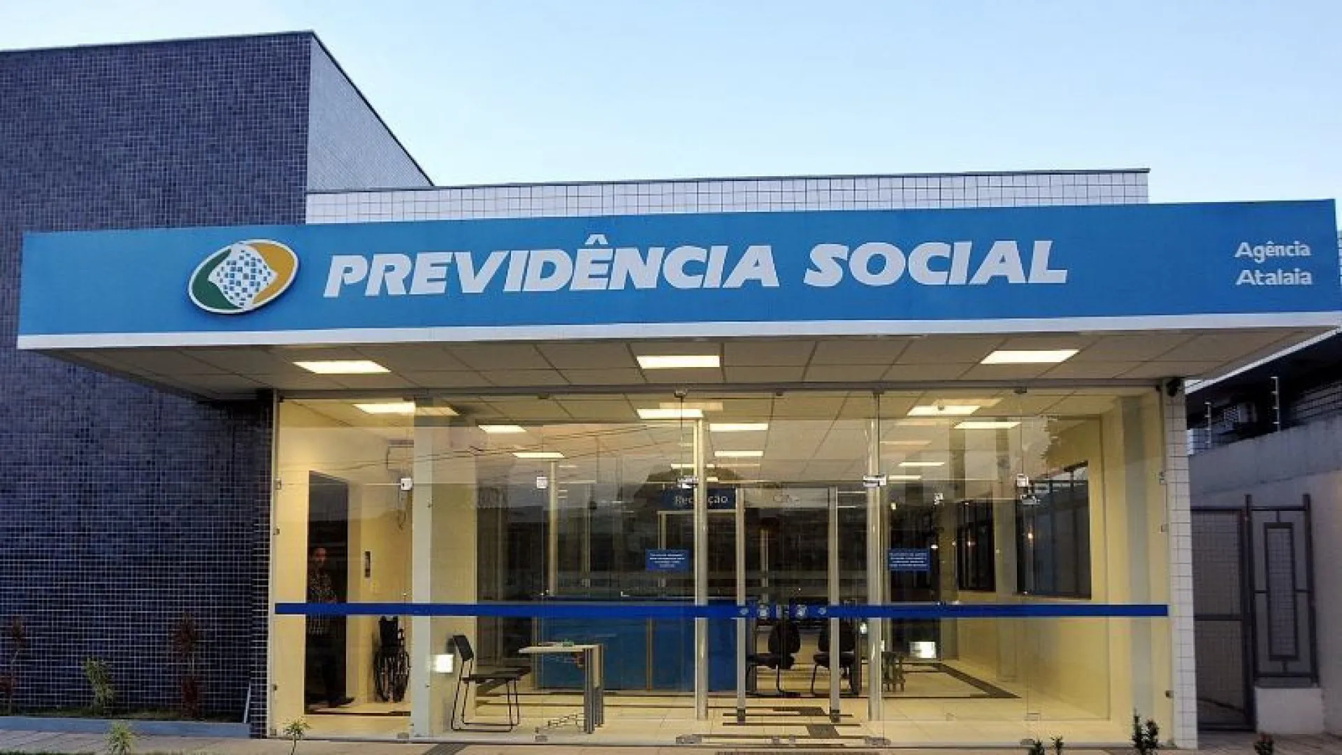 Aposentados do INSS descobrem débitos automáticos indevidos no benefício