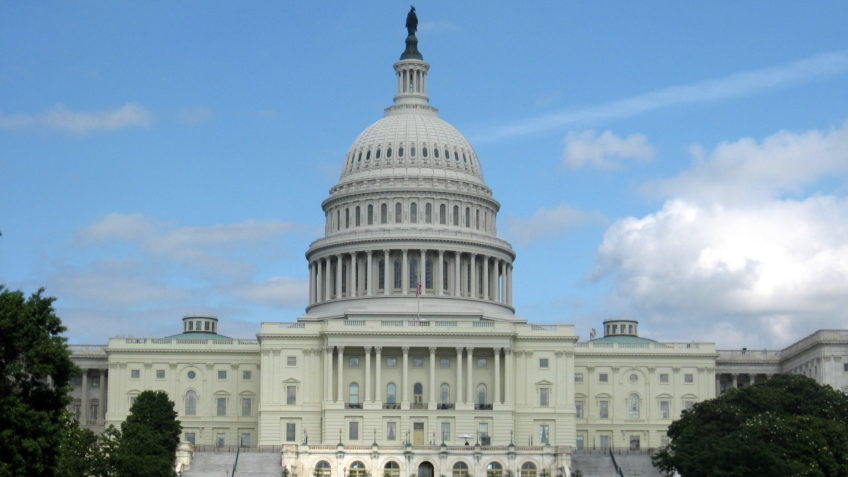 Senado dos EUA altera projeto fiscal de Trump e enfrenta impasse